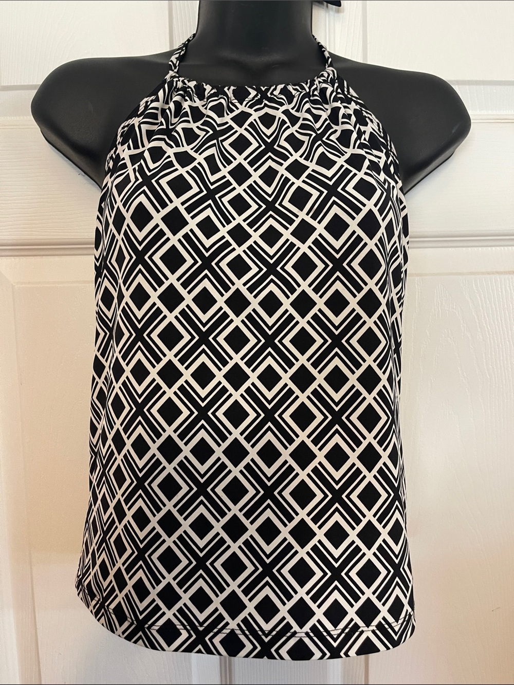 Moda Internacional Black & White Graphic Geometric Halter Tank Top